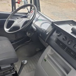 foto 7.5t MB body 4.9m(2021) Vario 816D Mercedes