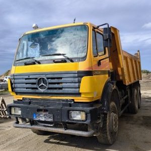 foto 6x6 dumper Mercedes tipper