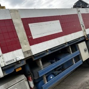 foto Eur5 Mercedes 6x4 + HIAB 288